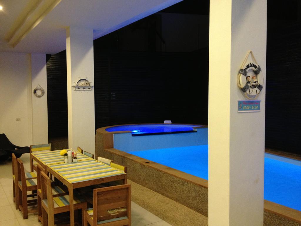 The Silk Hill Hotel Patong Buitenkant foto