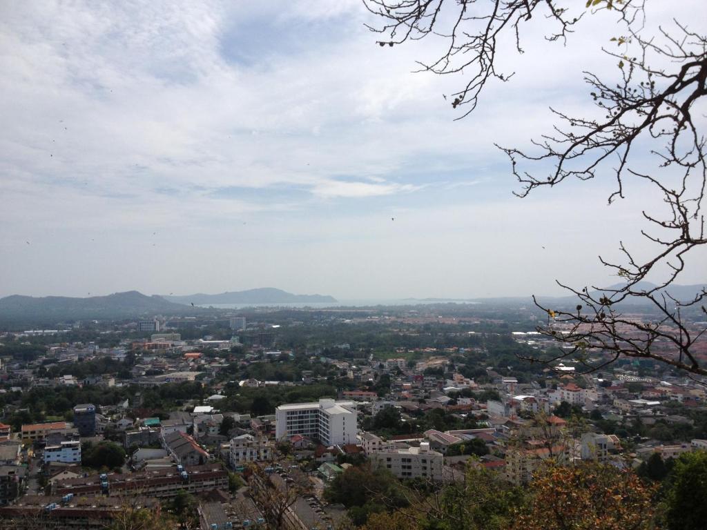 The Silk Hill Hotel Patong Buitenkant foto