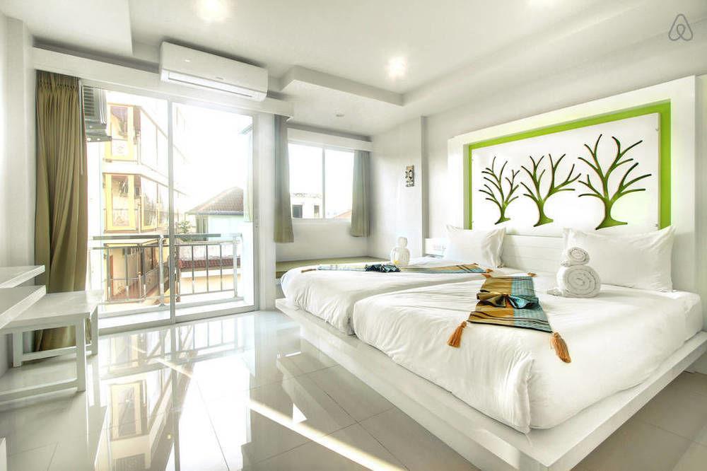 The Silk Hill Hotel Patong Buitenkant foto