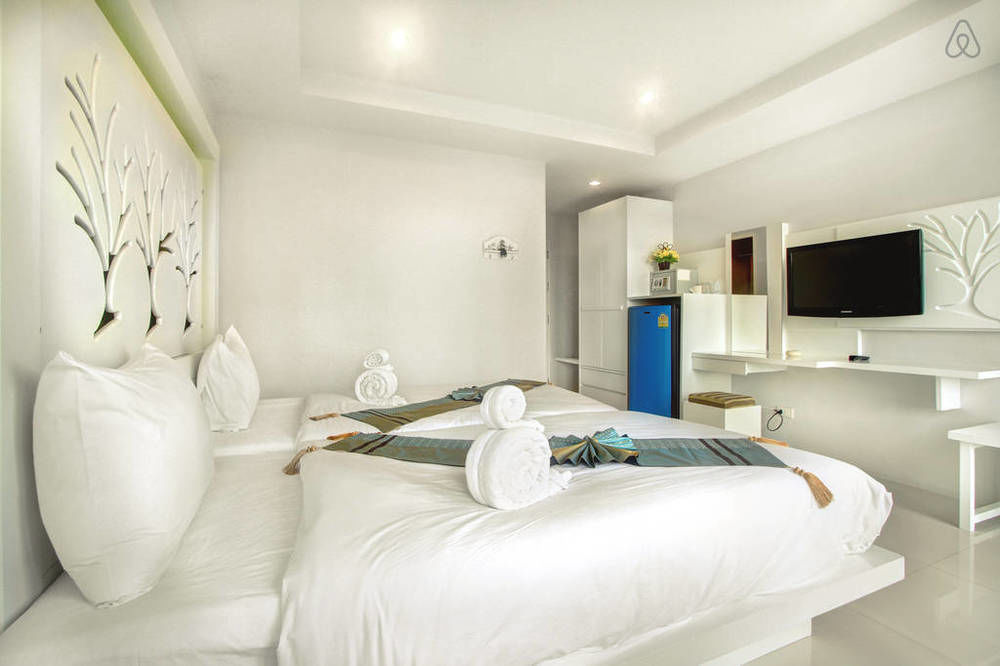 The Silk Hill Hotel Patong Buitenkant foto