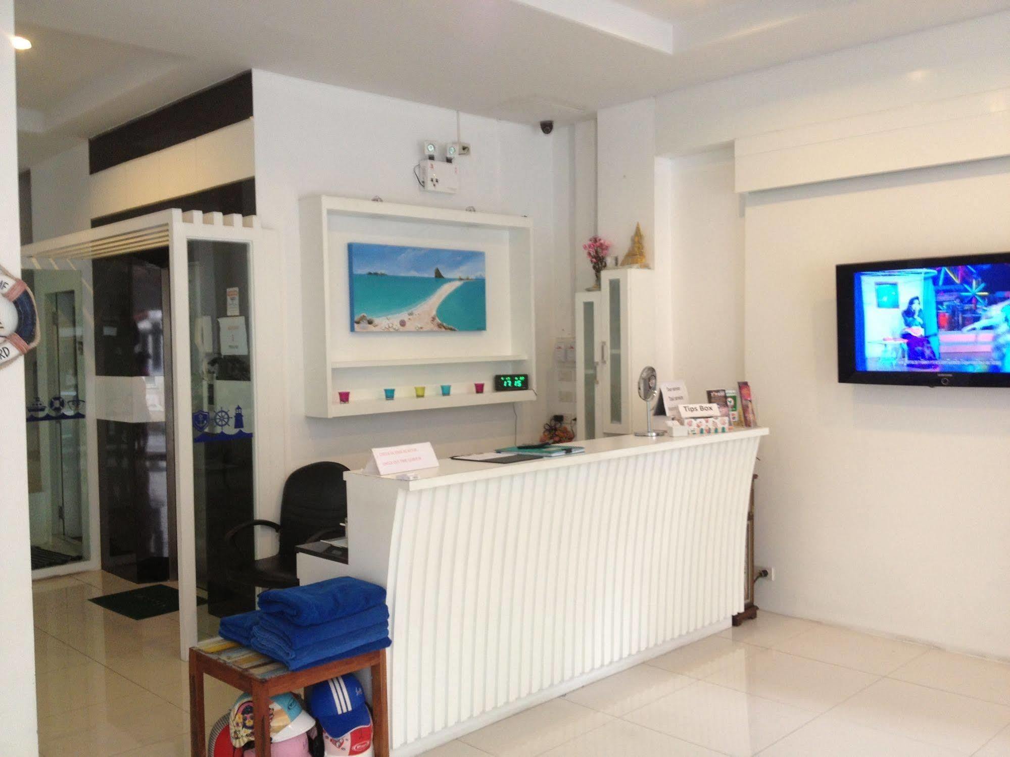 The Silk Hill Hotel Patong Buitenkant foto
