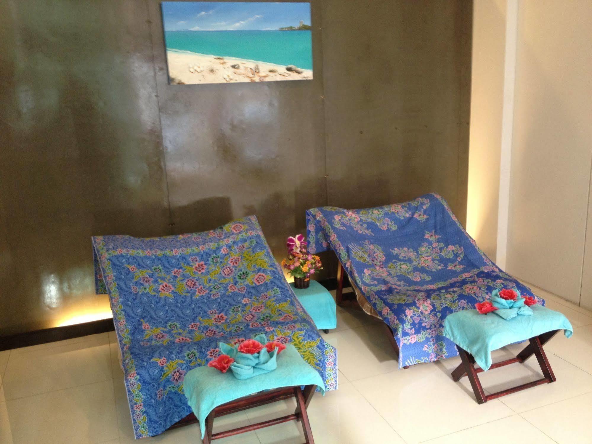 The Silk Hill Hotel Patong Buitenkant foto