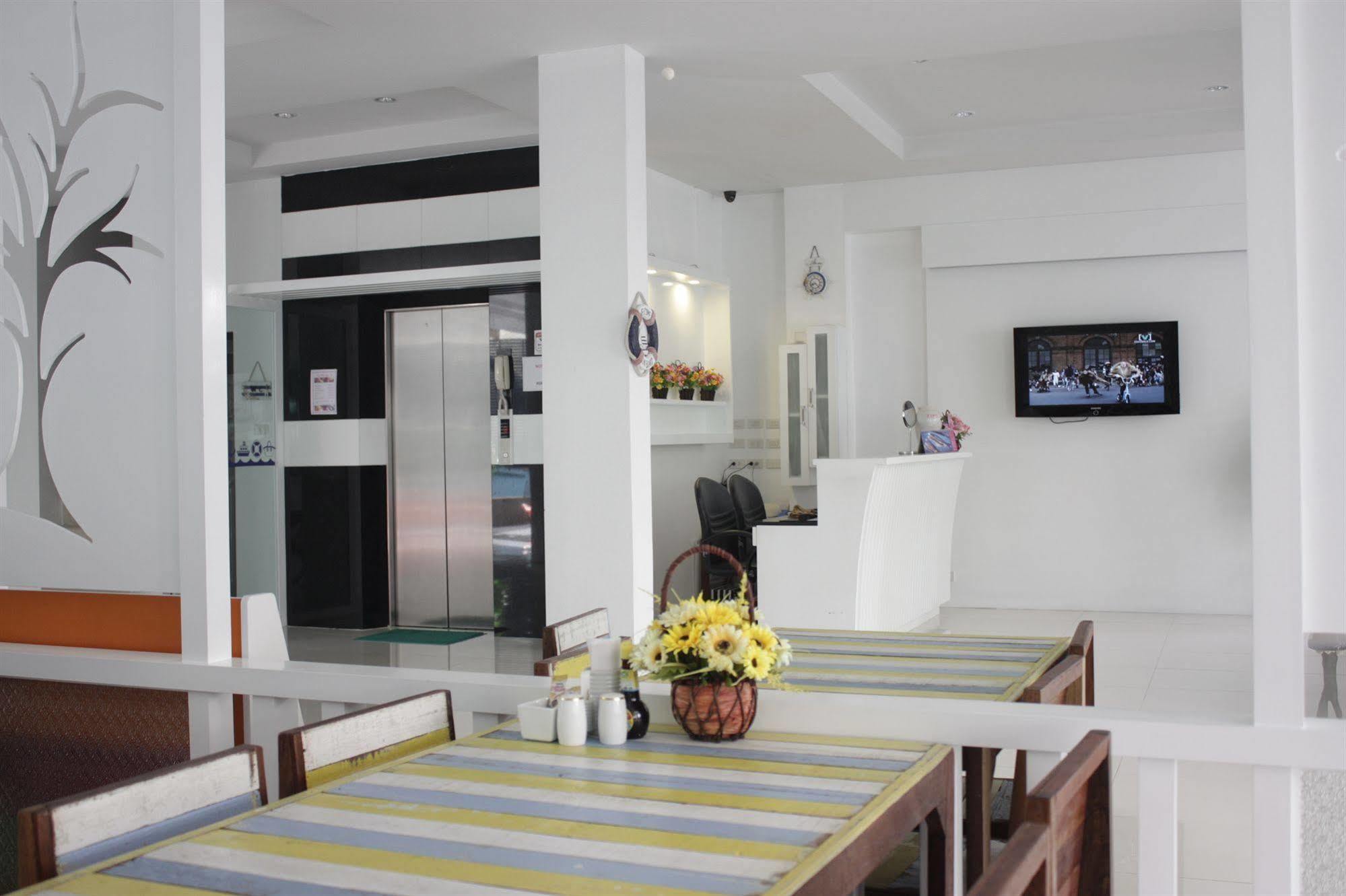 The Silk Hill Hotel Patong Buitenkant foto